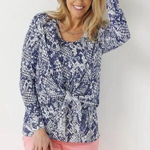 Belle by Kim Gravel Blue White Abstract Snake 2 Piece Set Tie Front Top Blouse S